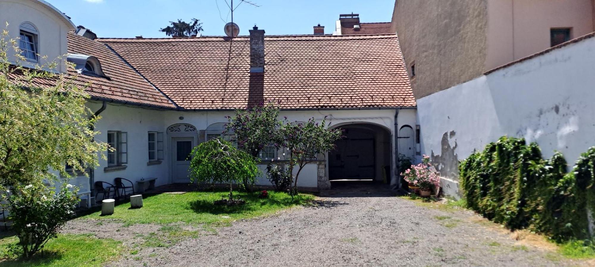 Plitzner Belvárosi Apartmanház Eger Exterior foto