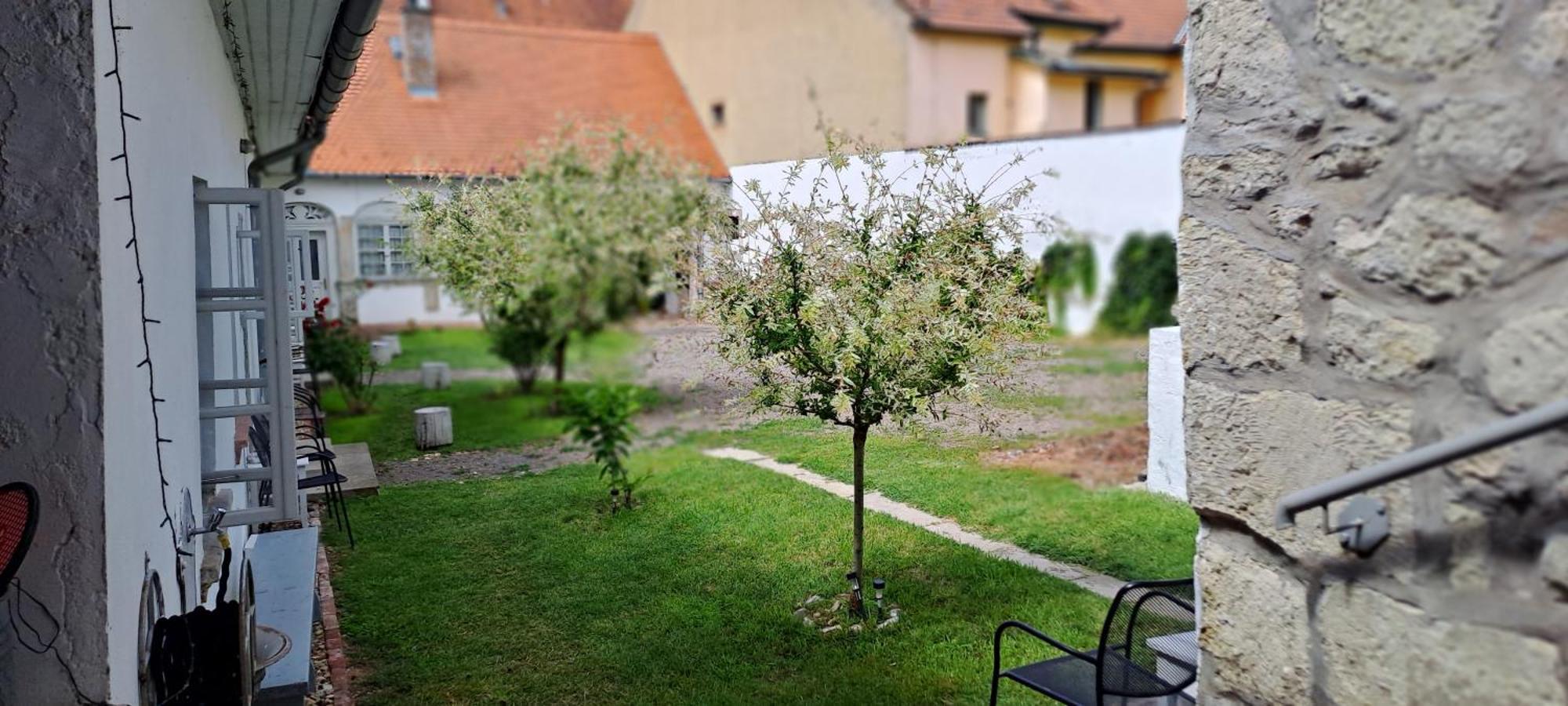 Plitzner Belvárosi Apartmanház Eger Exterior foto