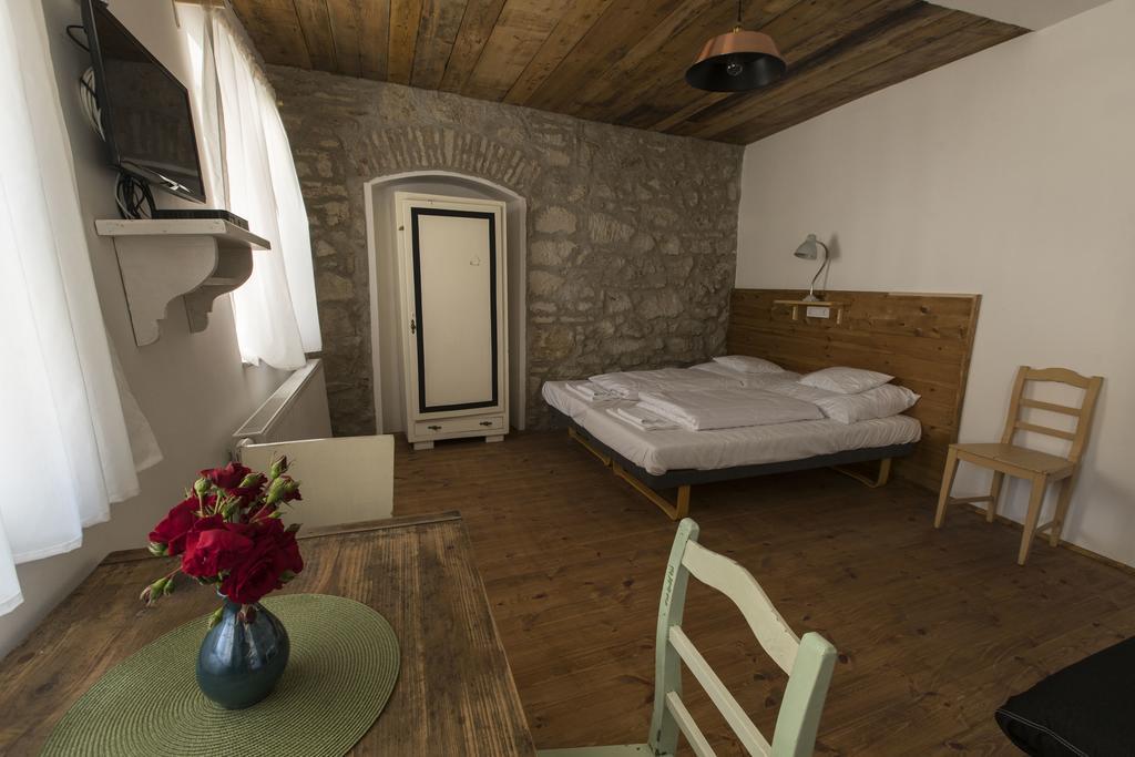 Plitzner Belvárosi Apartmanház Eger Exterior foto