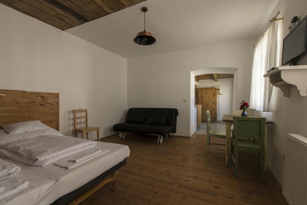 Plitzner Belvárosi Apartmanház Eger Exterior foto