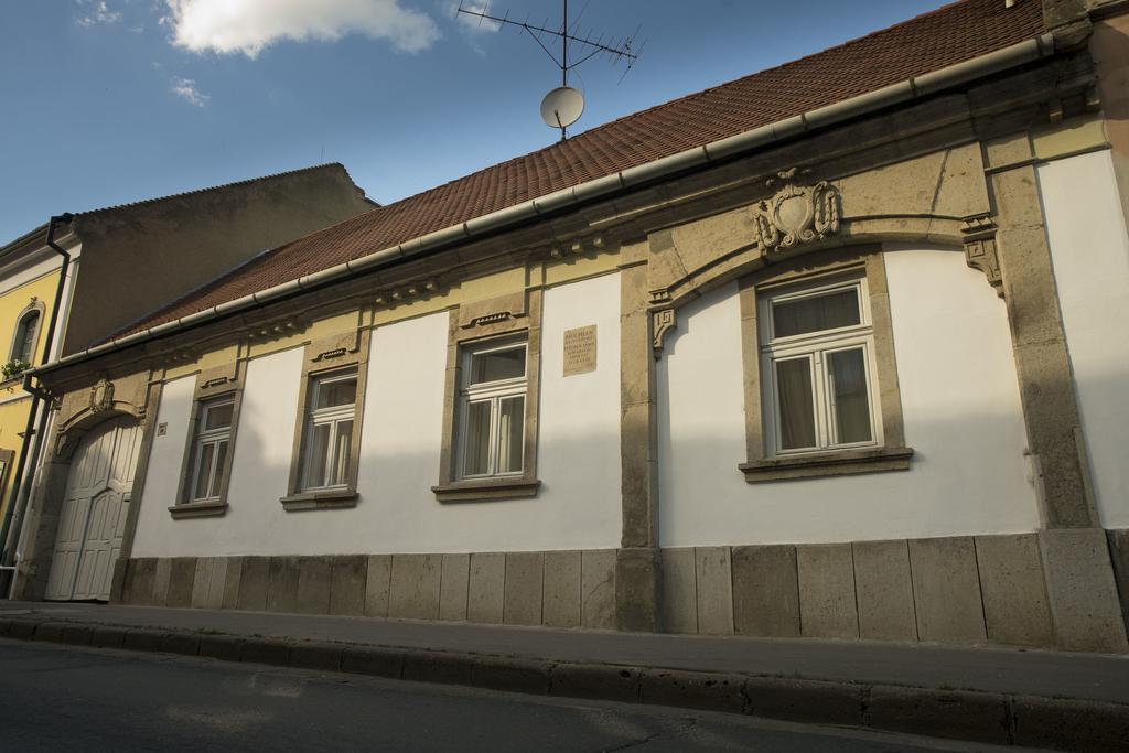 Plitzner Belvárosi Apartmanház Eger Exterior foto